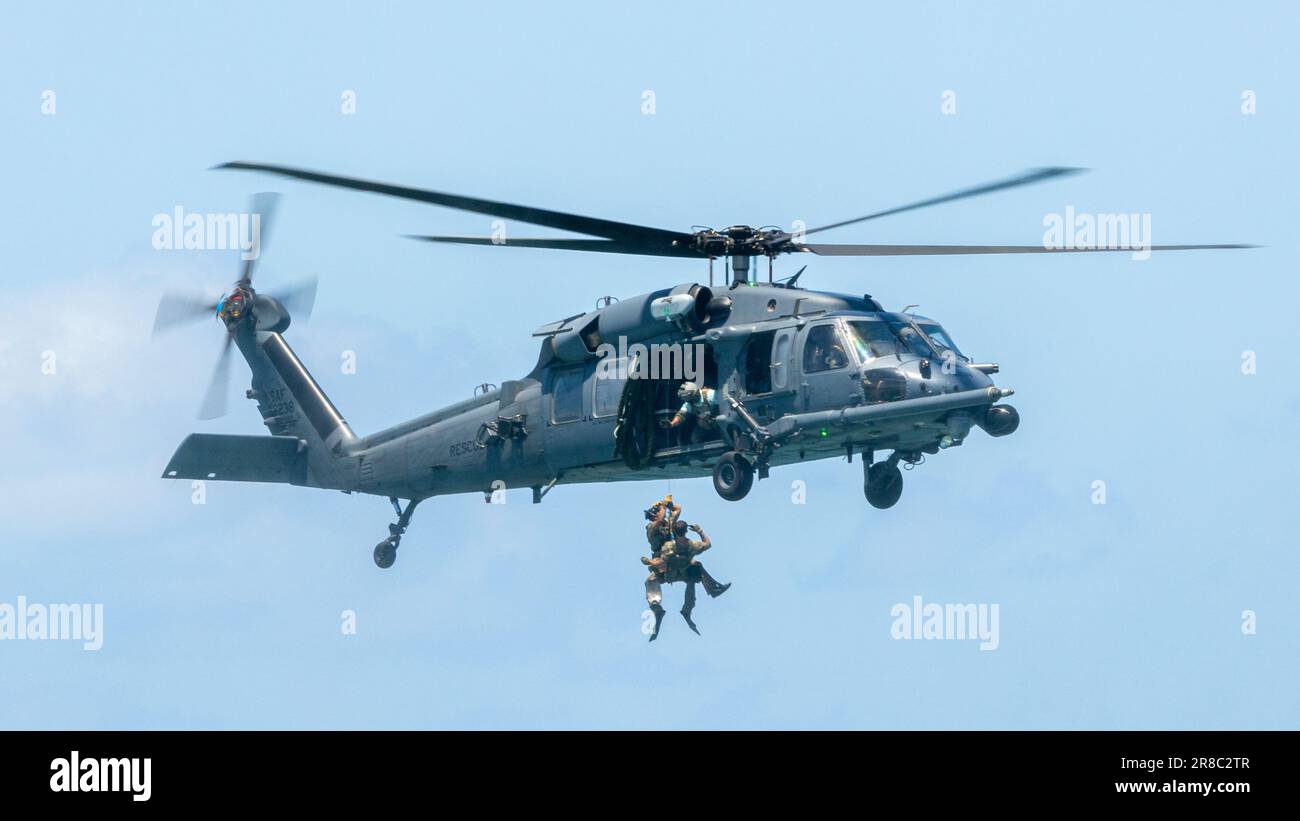 Helicopter sikorsky hh 60 blackhawk hi-res stock photography and images ...