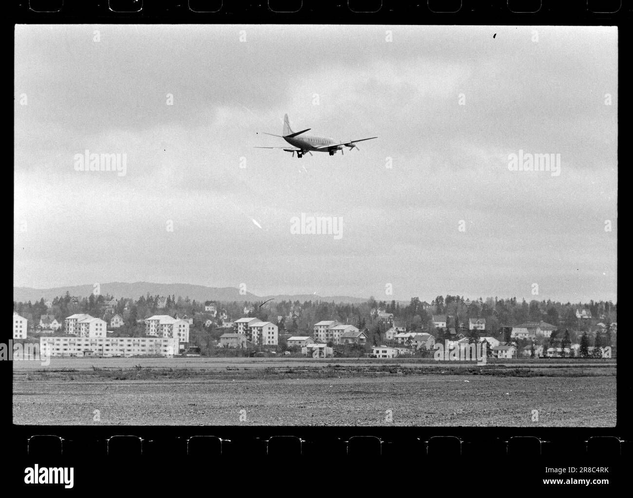 current-47-1-1960-the-planes-into-the-living-room-we-still-know-too