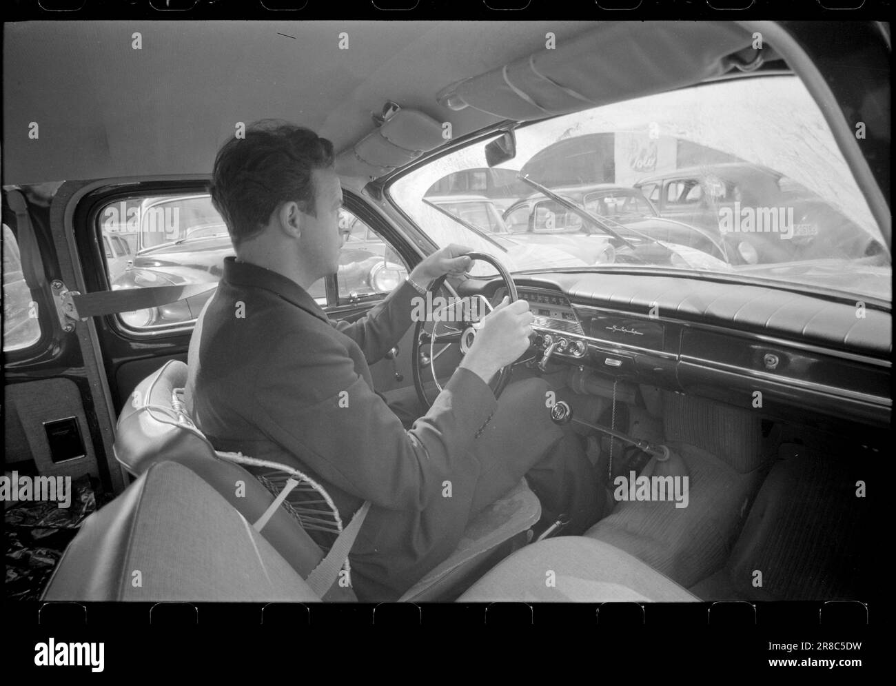 Safety Harness Harnesses Black And White Stock Photos Images Alamy safety-harness-harnesses-black-and-white-stock-photos-images-alamy