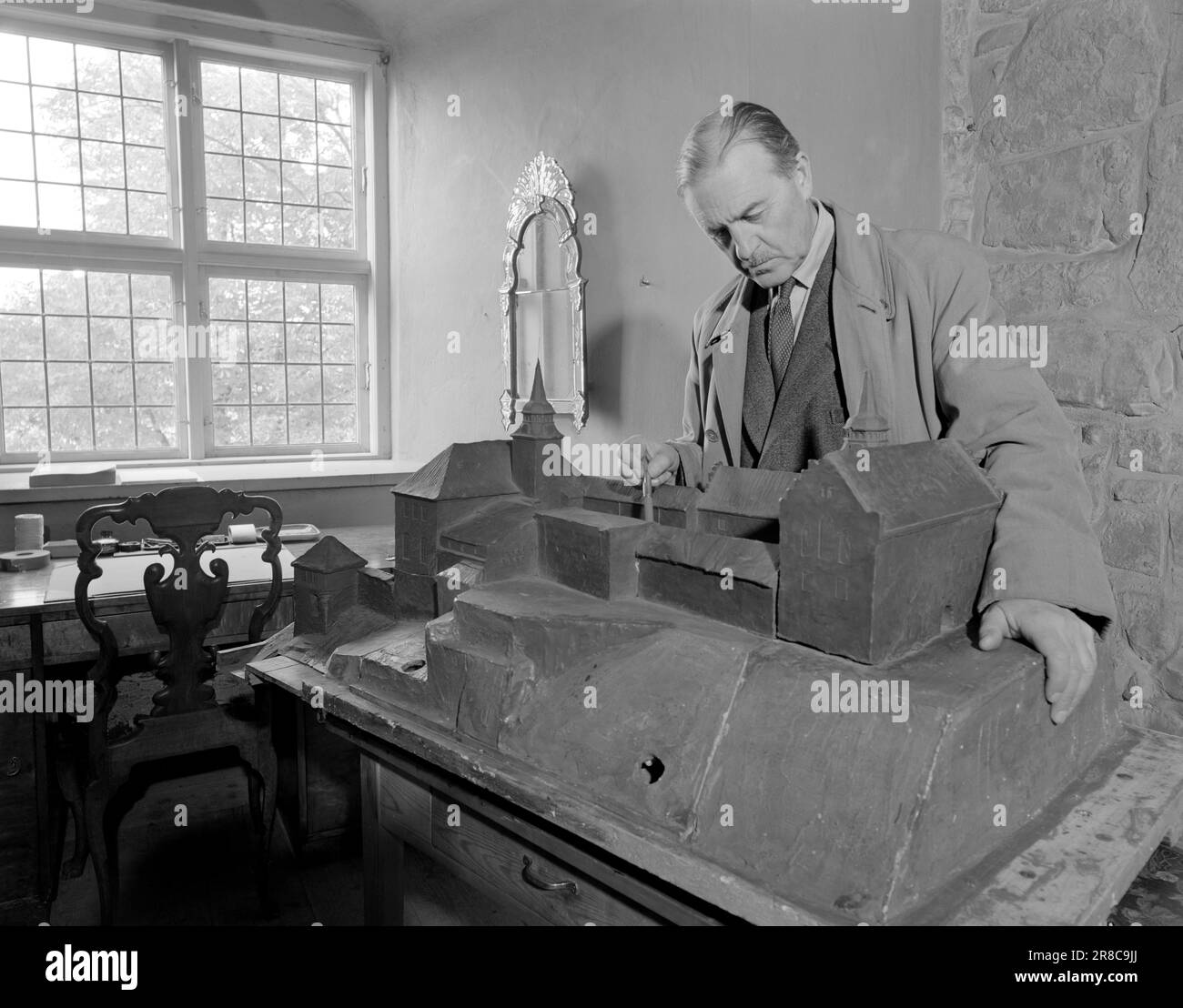 Current 25/26 1950 Honorable missions from the UN.Architect Arnstein