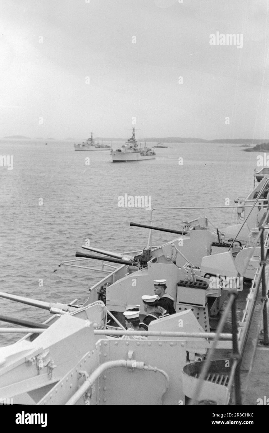 Current 1231947 English Fåtebösek Units of the British Home Fleet visit Norwegian coastal