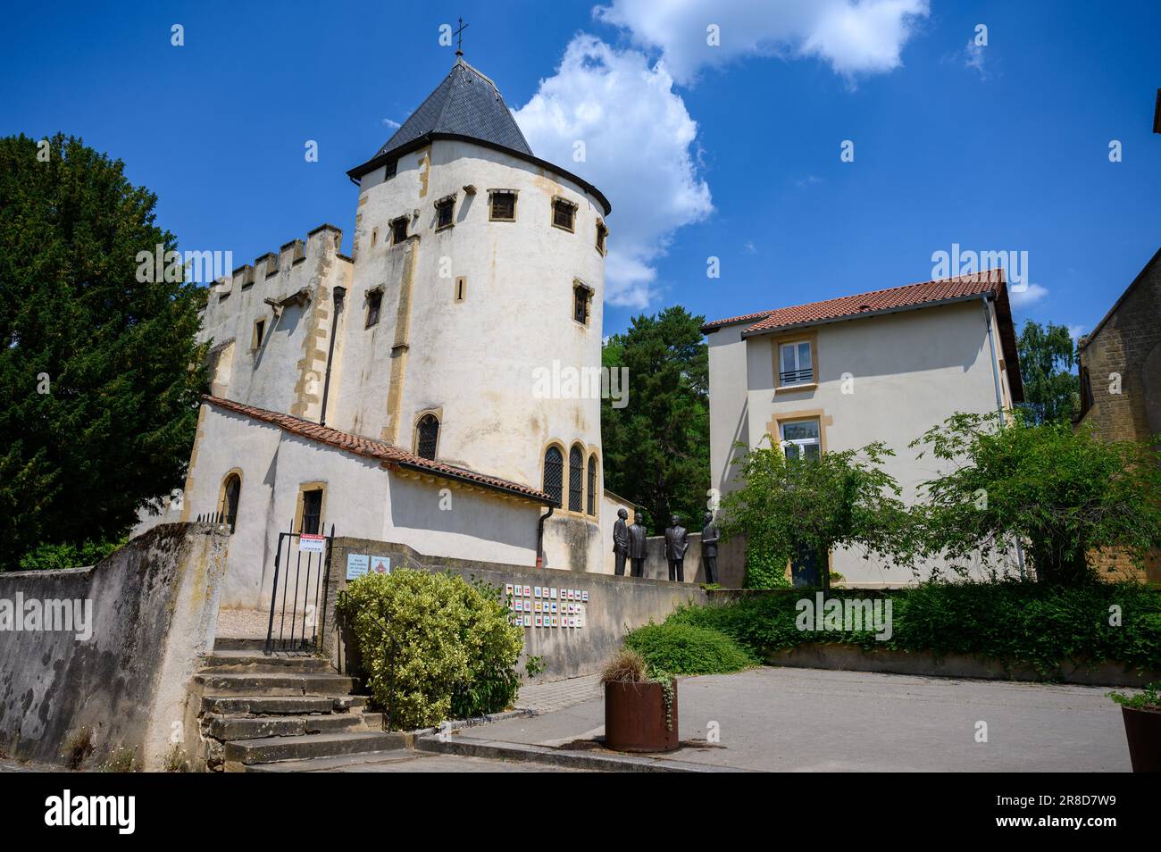 The Church of Saint-Quentin dating from the 12th century in which Robert Schuman, the Father of Europe, is buried. Scy-Chazelles, France. Stock Photo