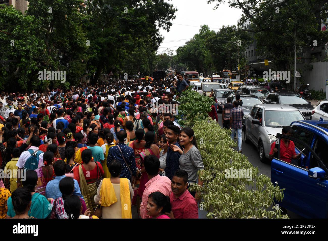 Kolkata, India. 20th June, 2023. The devotees of the International Society Of Krishna Consciousness (ISKCON) celebrate Rath Yatra utsav in Kolkata. (Photo by Sayantan Chakraborty/Pacific Press) Credit: Pacific Press Media Production Corp./Alamy Live News Stock Photo