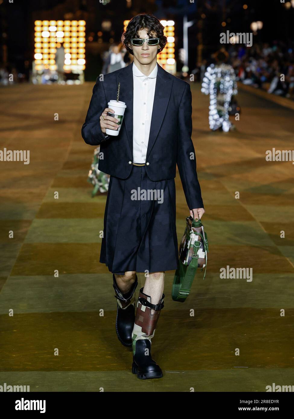 Paris, Frankreich. 20th June, 2023. LOUIS VUITTON Spring Summer 2024 Runway  during Paris Fashion Week on June 2023 - Milan; Italy 20/06/2023 Credit:  dpa/Alamy Live News Stock Photo - Alamy