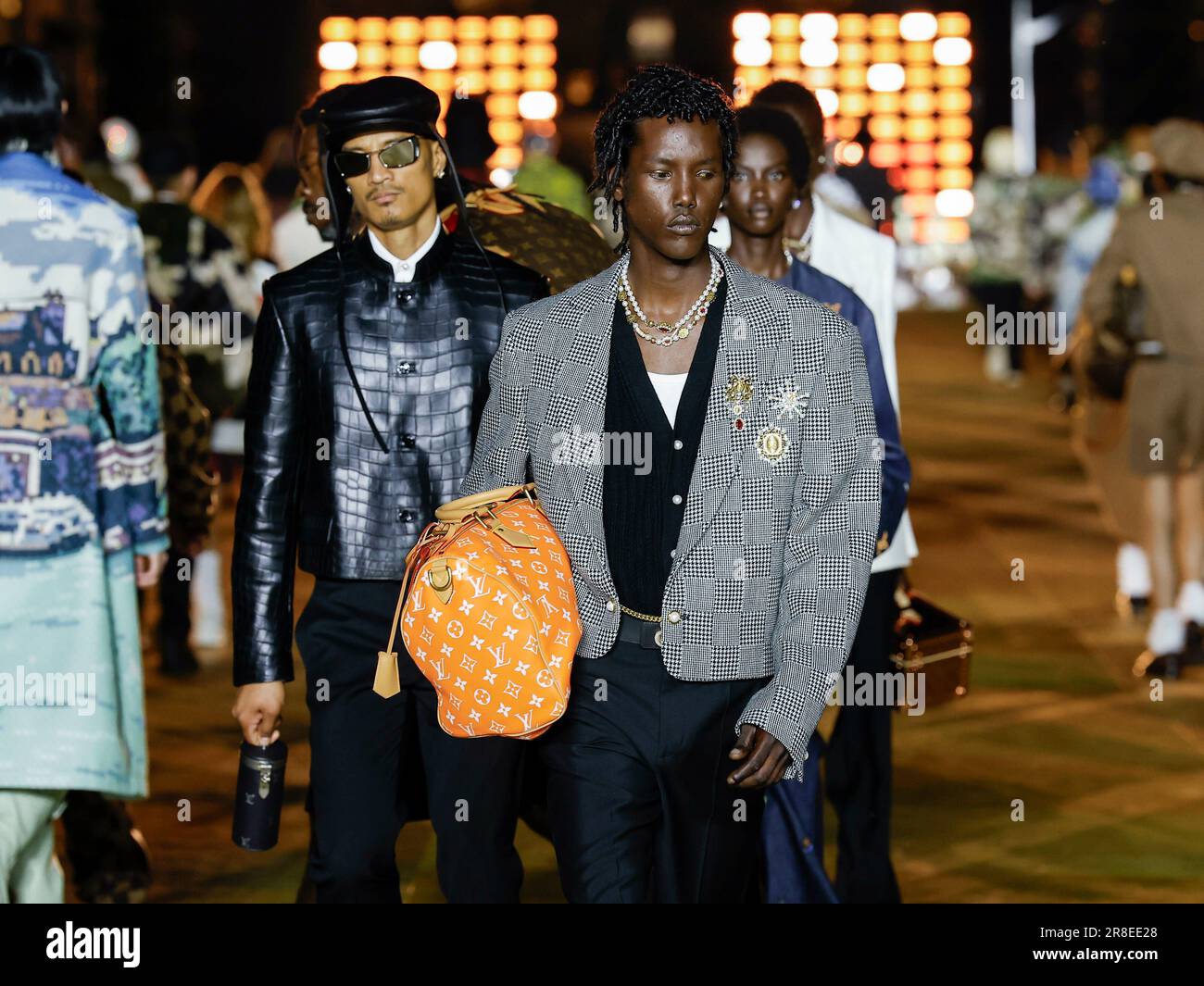 Paris, Frankreich. 20th June, 2023. LOUIS VUITTON Spring Summer 2024 Runway  during Paris Fashion Week on June 2023 - Milan; Italy 20/06/2023 Credit:  dpa/Alamy Live News Stock Photo - Alamy