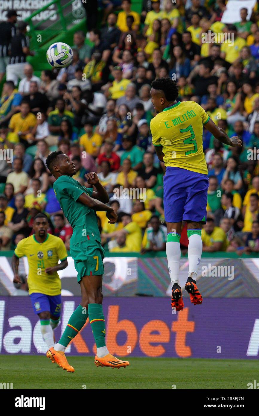 Lisbon, Portugal. 20th June, 2023. Mouhamadou Habibou Diallo from Senegal (L) and Eder Gabriel Militao from Brazil (R) in action during the friendly football match between Brazil and Senegal at Estadio Jose Alvalade. Final Score: Brazil 2:4 Senegal Credit: SOPA Images Limited/Alamy Live News Stock Photo