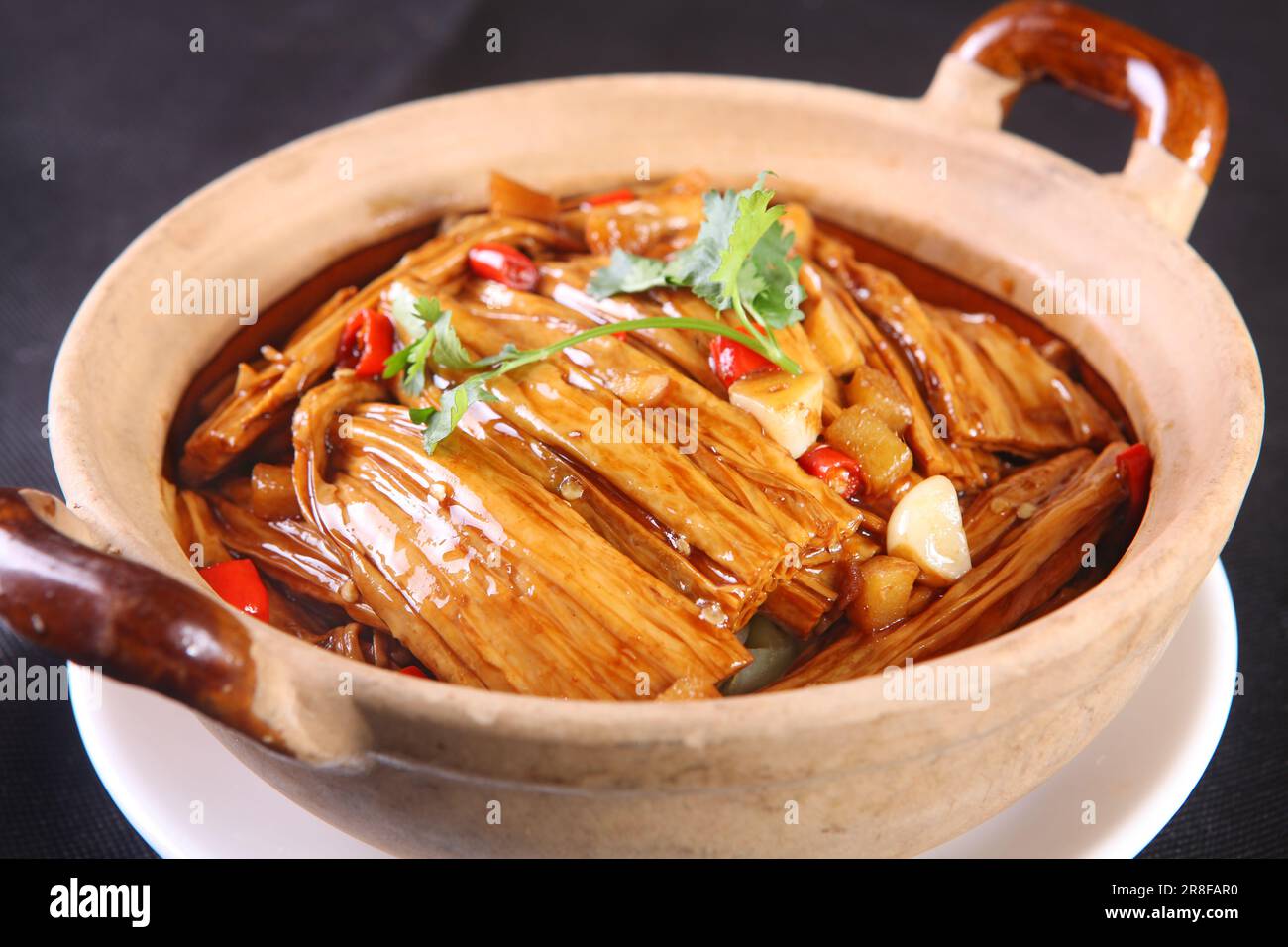 Stewed Bean Curd （Tofu Skin ）en Casserole Stock Photo Alamy