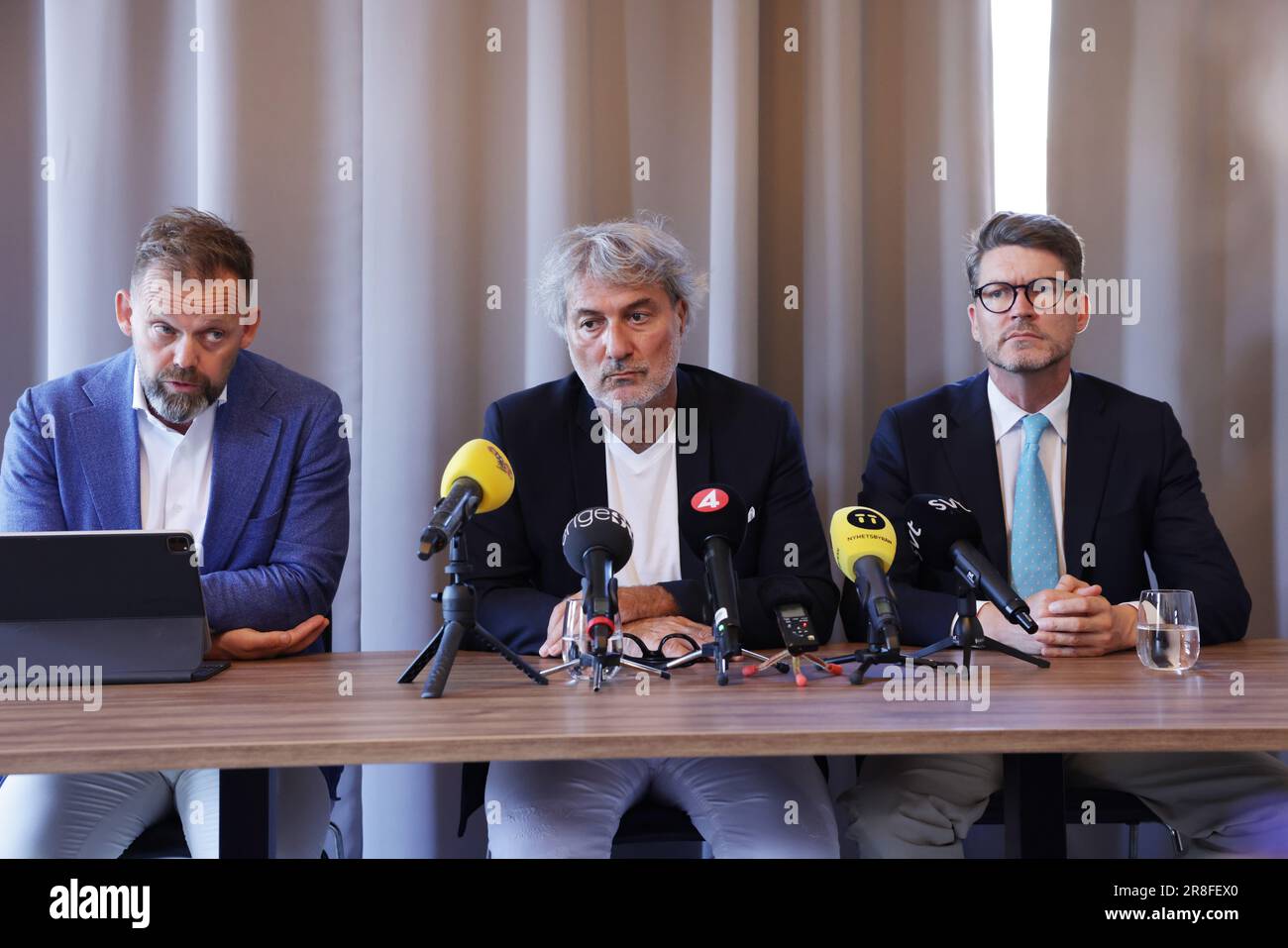 People pressconference hires stock photography and images Alamy