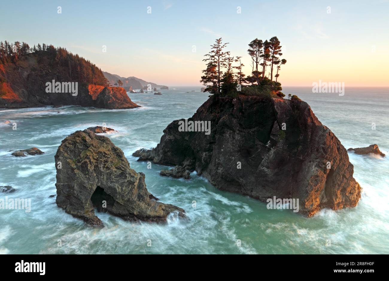 Seastack, Sunset, Samuel Boardman State Park, Brookings, Oregon, USA Stock Photo