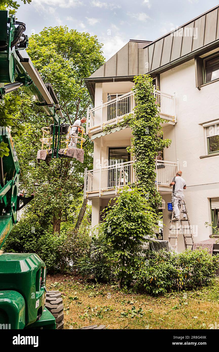 Painter, painting work, paint, renew, balcony, house facade, telescopic lifting platform, ladder