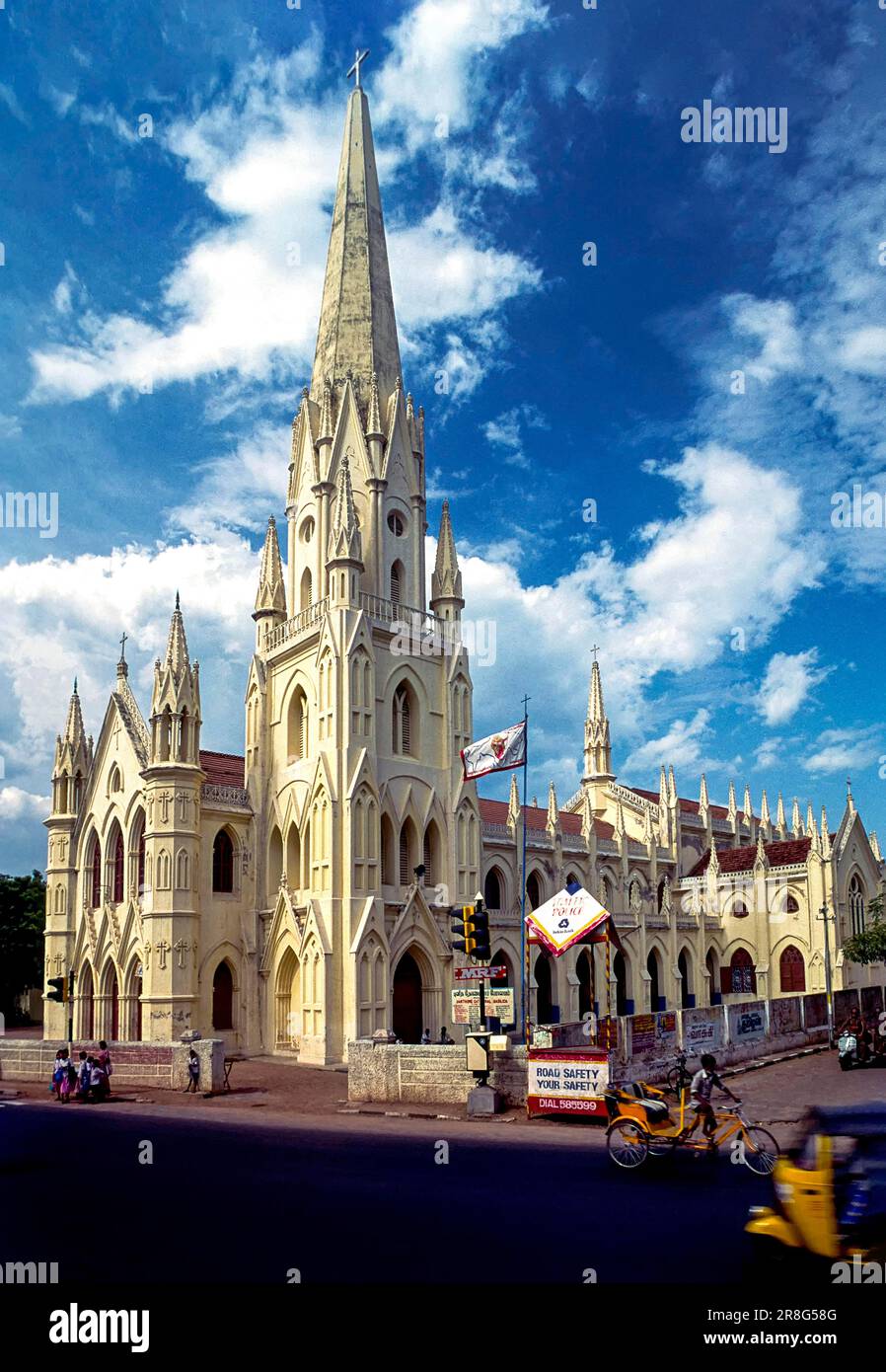 Basilica of St. Thomas, San Thome Basilica, Cathedral built over the