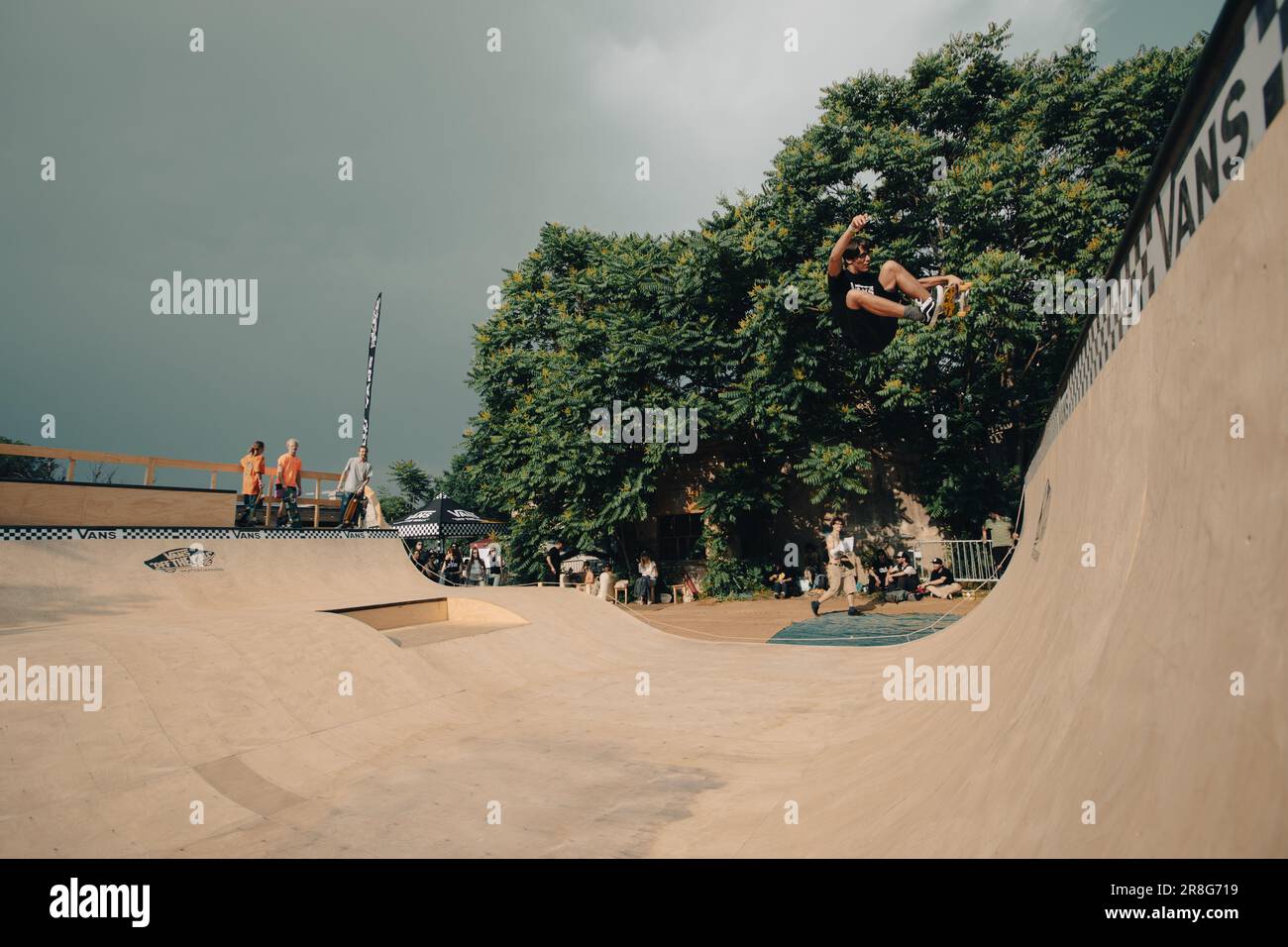Skate And Surf Film Festival Stock Photo Alamy