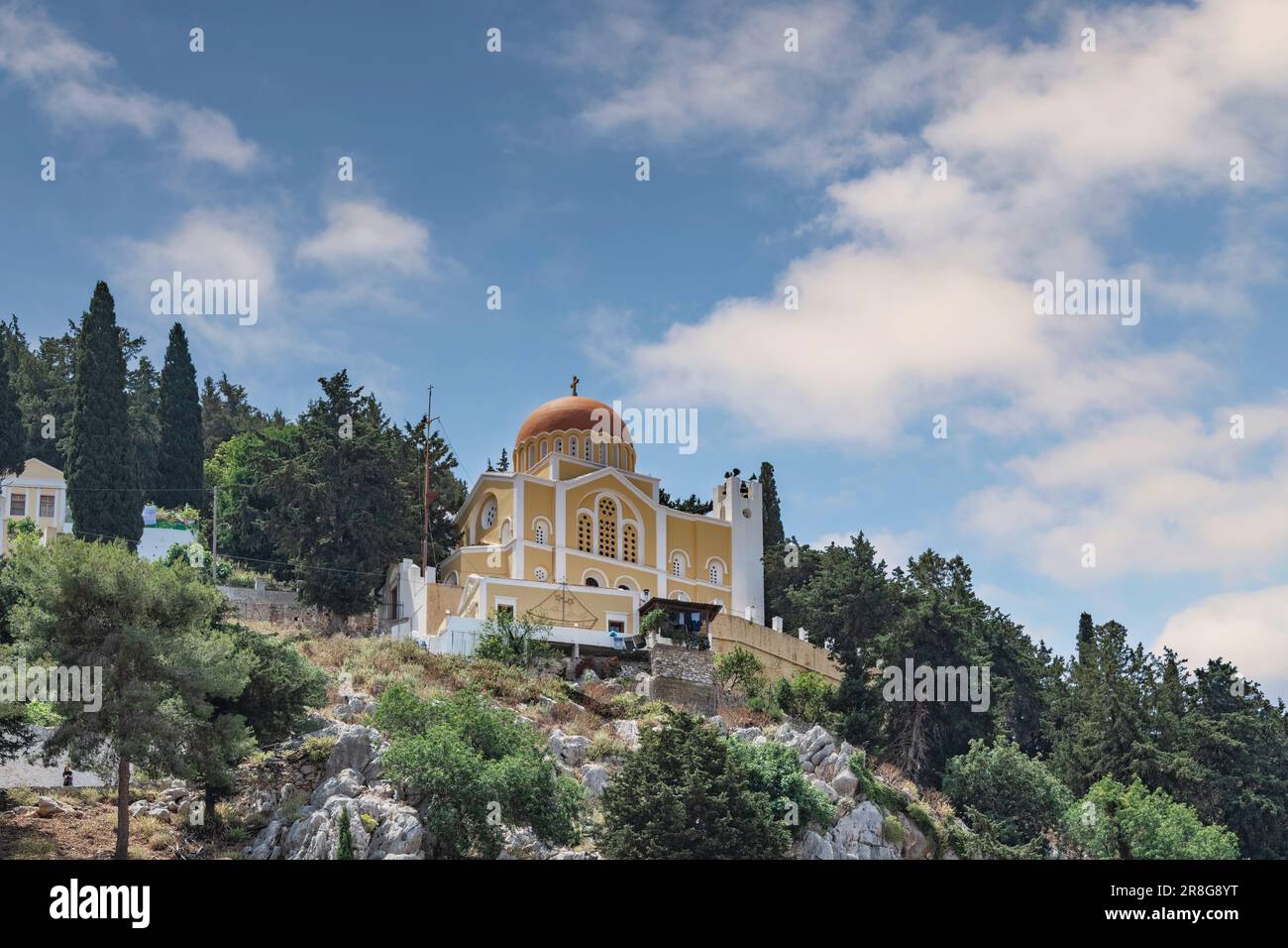 Die Verkündigungskirche (Evangelistria) auf einem Hügel auf Symi Stock Photo