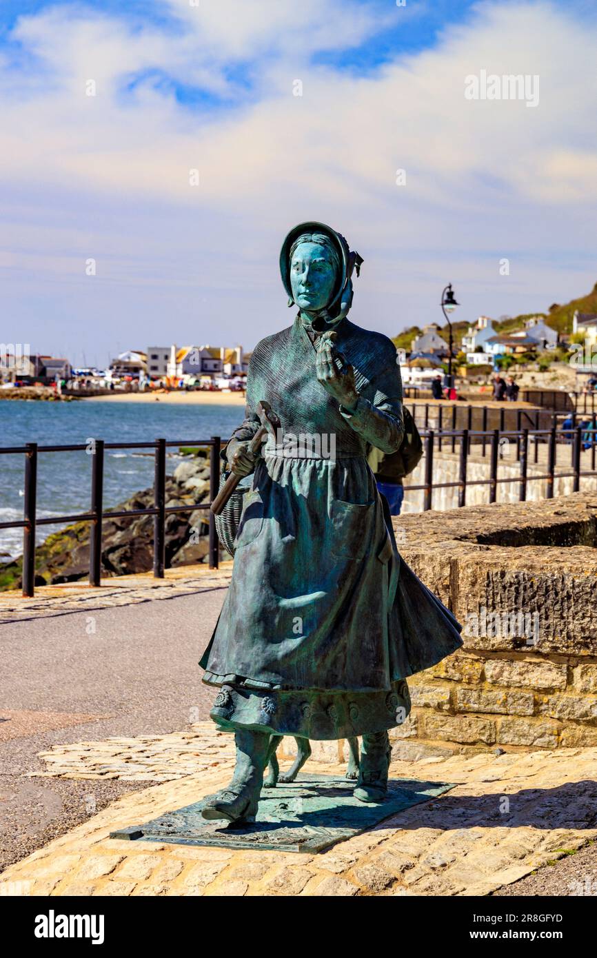The statue of famous fossil hunter Mary Anning by Denise Dutton at Lyme