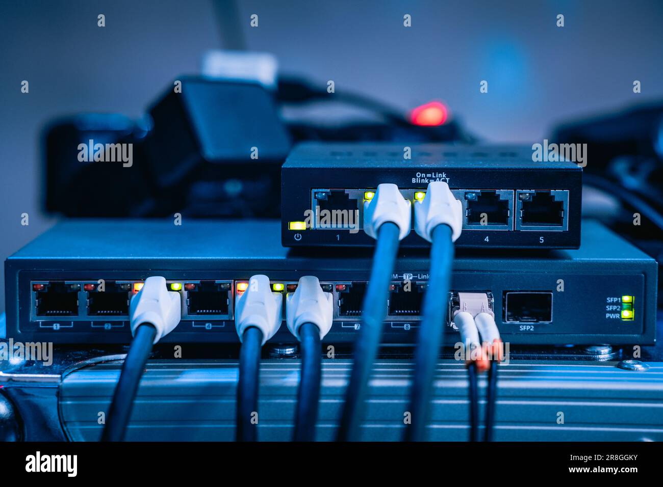 Establishing communication hi-res stock photography and images - Alamy