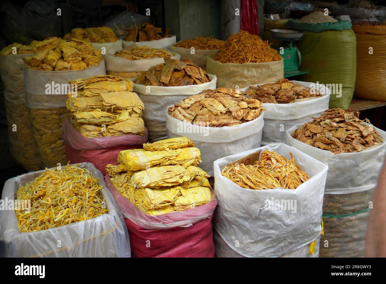 Vietnam food markets hi-res stock photography and images - Alamy