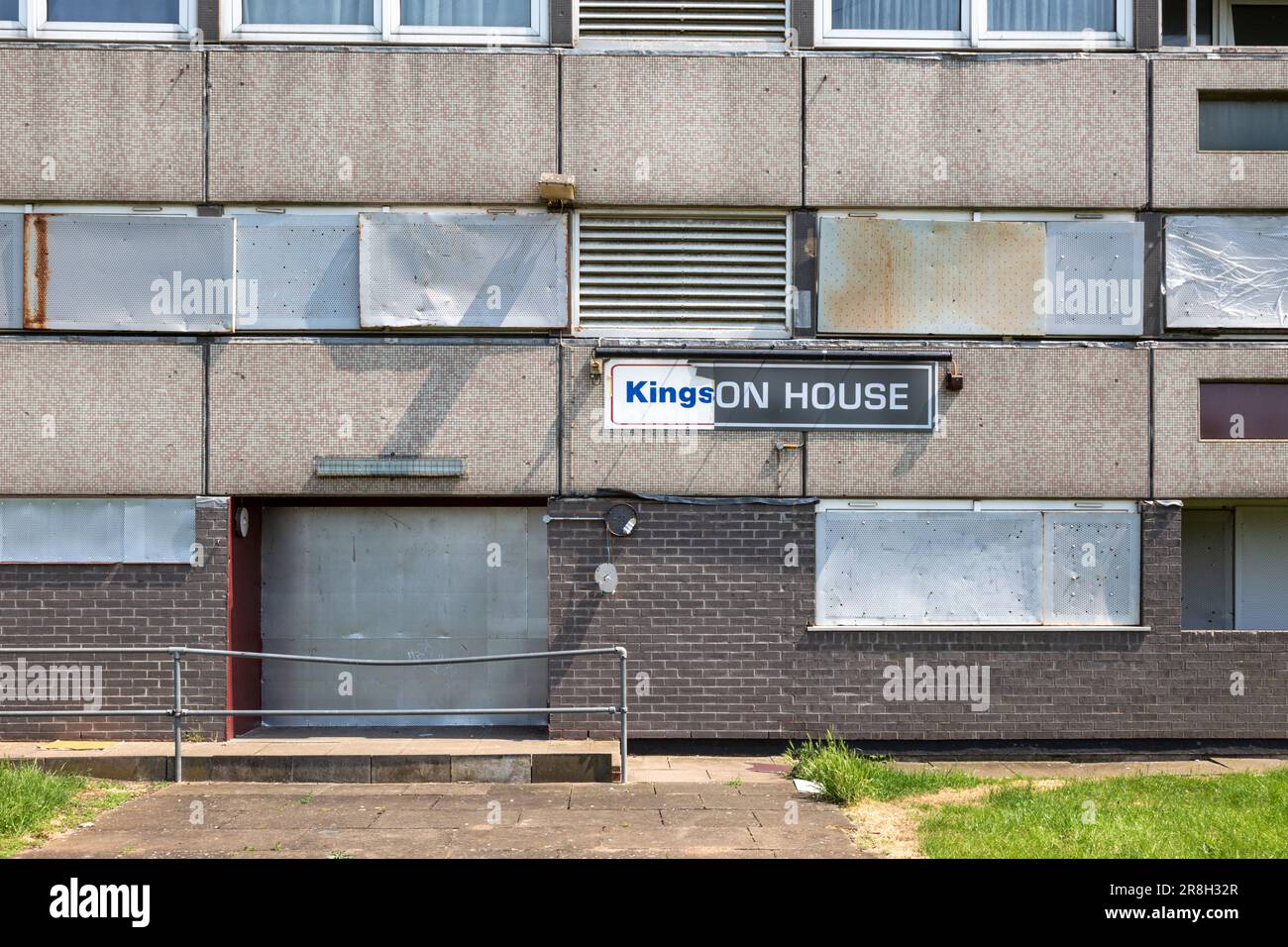 Birmingham tower block 1960s hi-res stock photography and images - Alamy