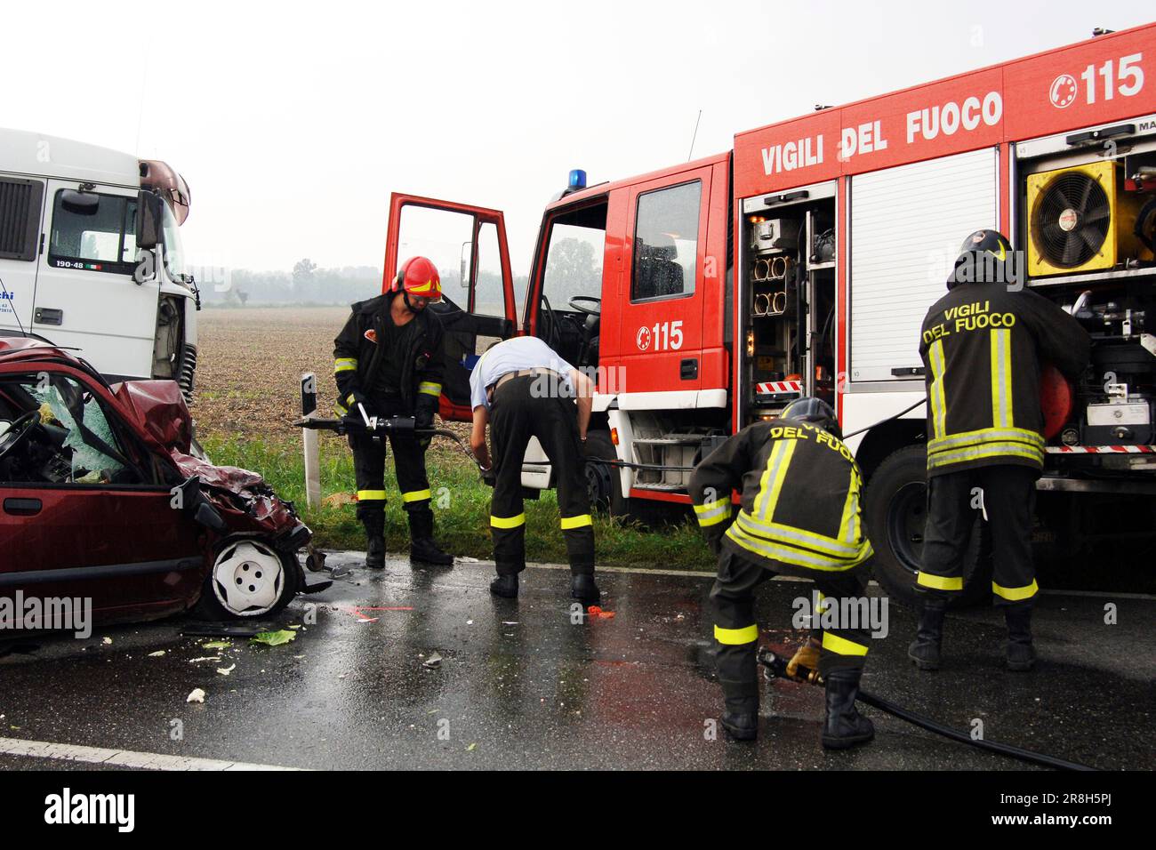 Truck accident accidents hi-res stock photography and images - Alamy
