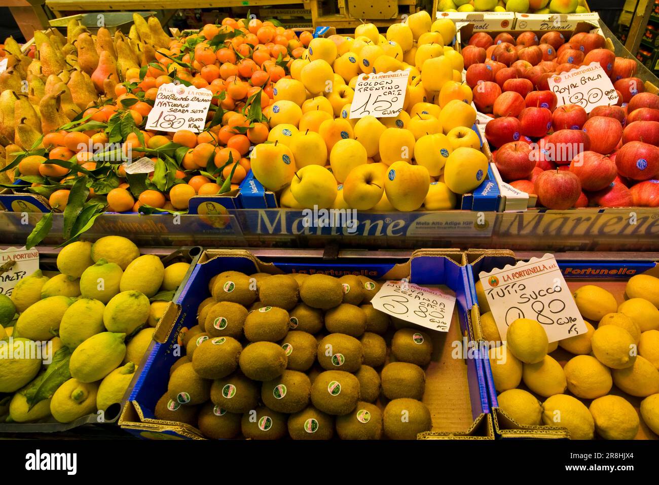 Fruit stall price tag hires stock photography and images Alamy