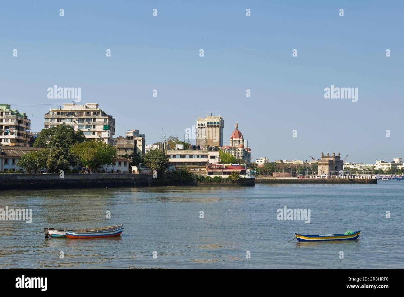 India maharashtra mumbai colaba view hi-res stock photography and ...