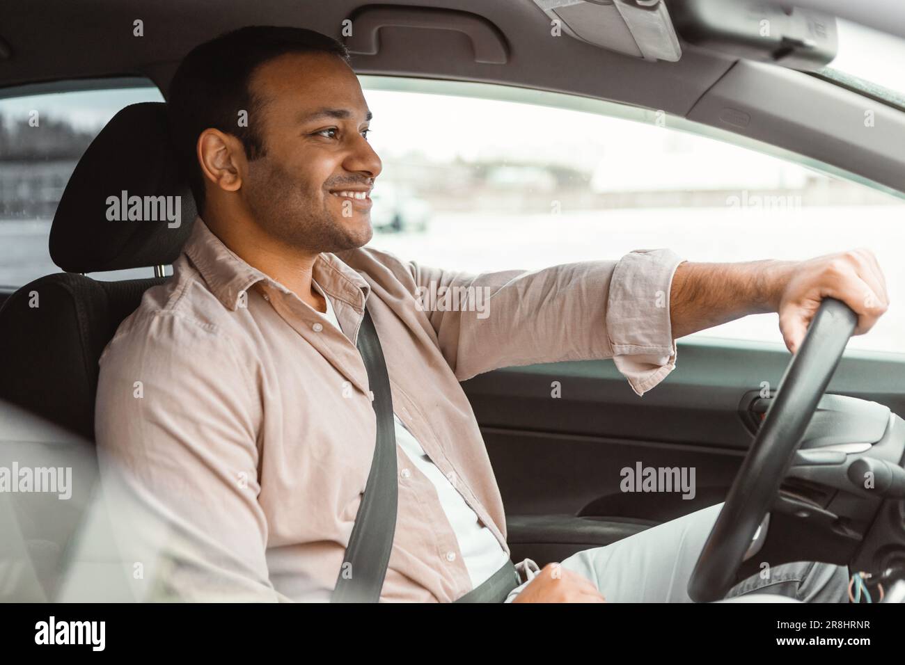 Young hindu taxi driver hi-res stock photography and images - Alamy