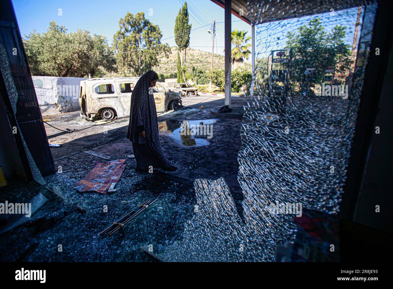 Al Laban Al Sharkiyeh, Palestine. 21st June, 2023. A Palestinians woman ...