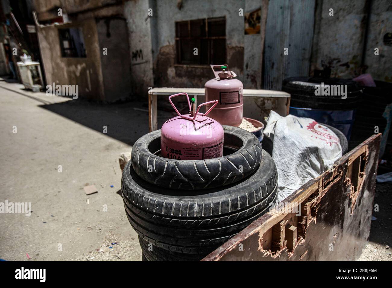 Device planted hi-res stock photography and images - Alamy