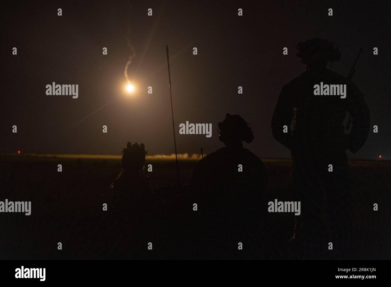 U.S. Marines with 2nd Air Naval Gunfire Liaison Company and British Commandos coordinate mortars and close air support during exercise Burmese Chase aboard Marine Corps Base Camp Lejeune, North Carolina, May 22, 2023. Burmese Chase is an annual U.S. led, multi-lateral exercise that includes training on integration of ground and air fires, infantry tactics and naval gunfire alongside NATO allies and partners. (U.S. Marine Corps photo by Lance Cpl. John Allen) Stock Photo