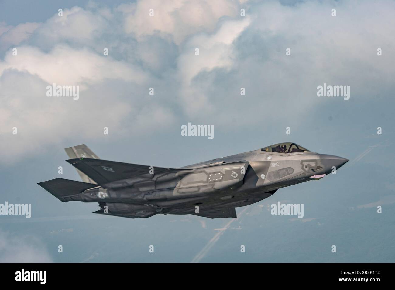 Which is base 20 with hi-res stock photography and images - Alamy