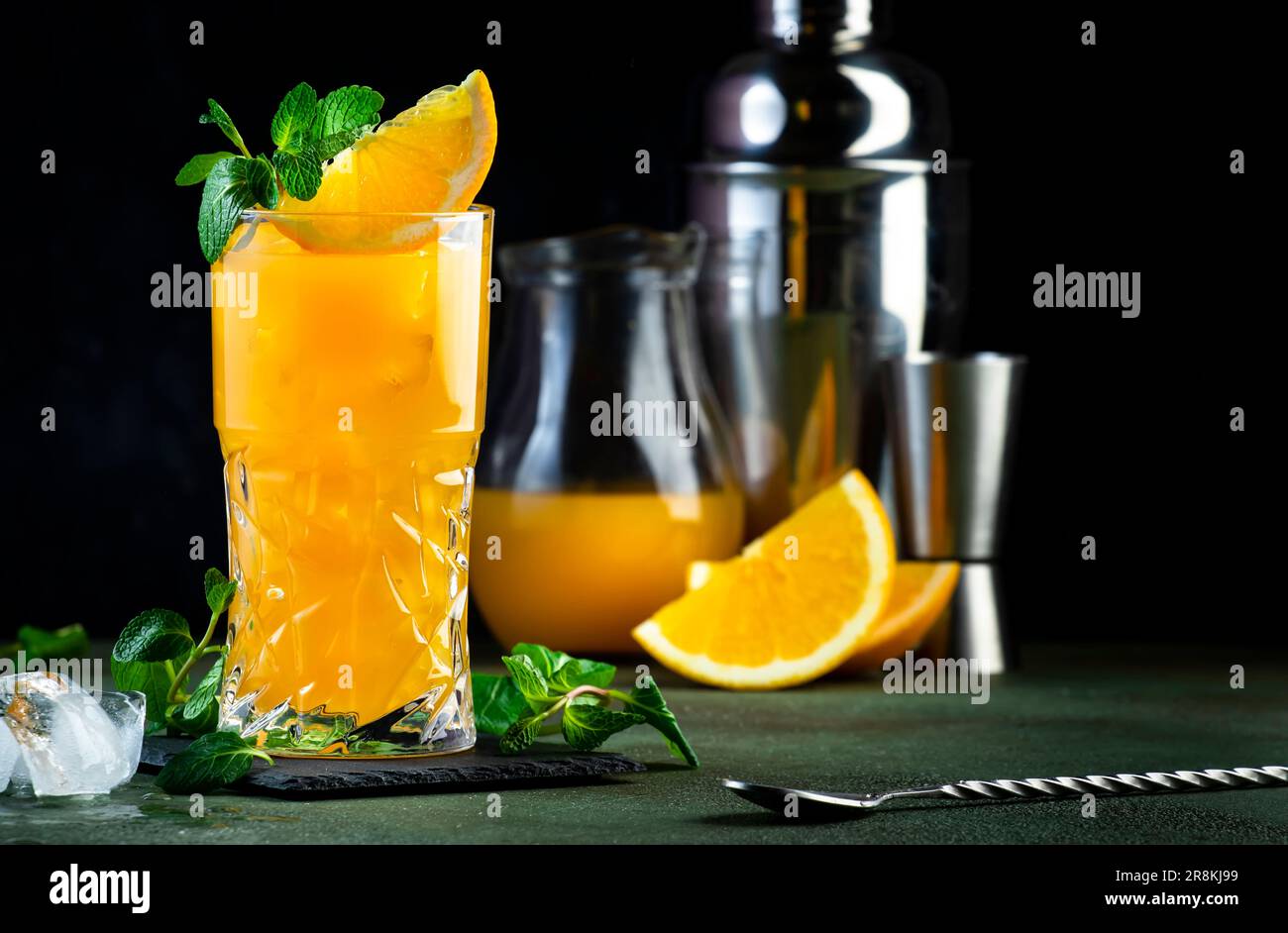 Screwdriver, alcoholic cocktail drink with vodka, orange juice and ice