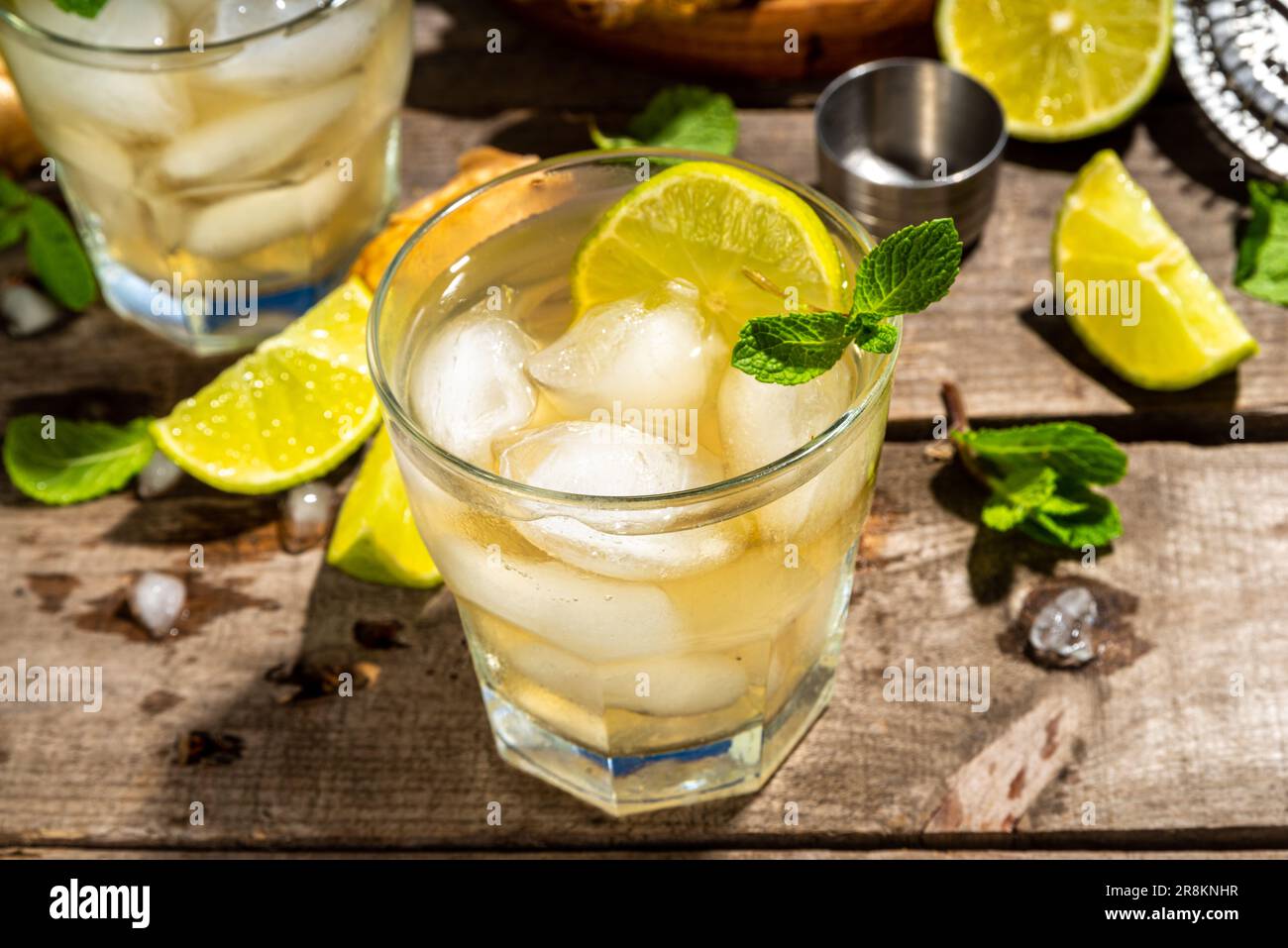 Rum ginger beer cocktail hires stock photography and images Alamy
