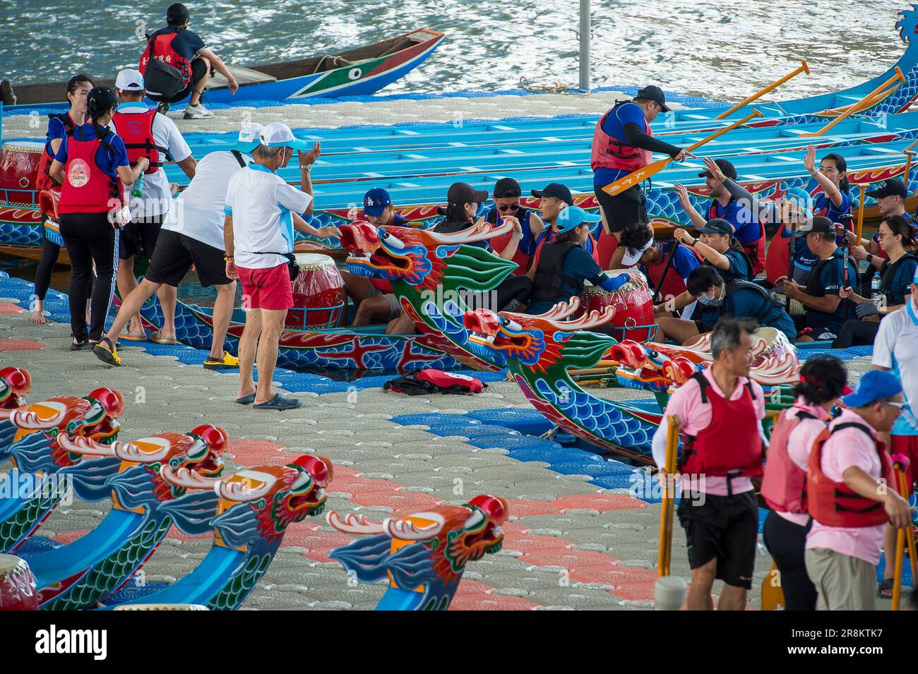 Taipei. 22nd June, 2023. Crew members prepare to start in a traditional