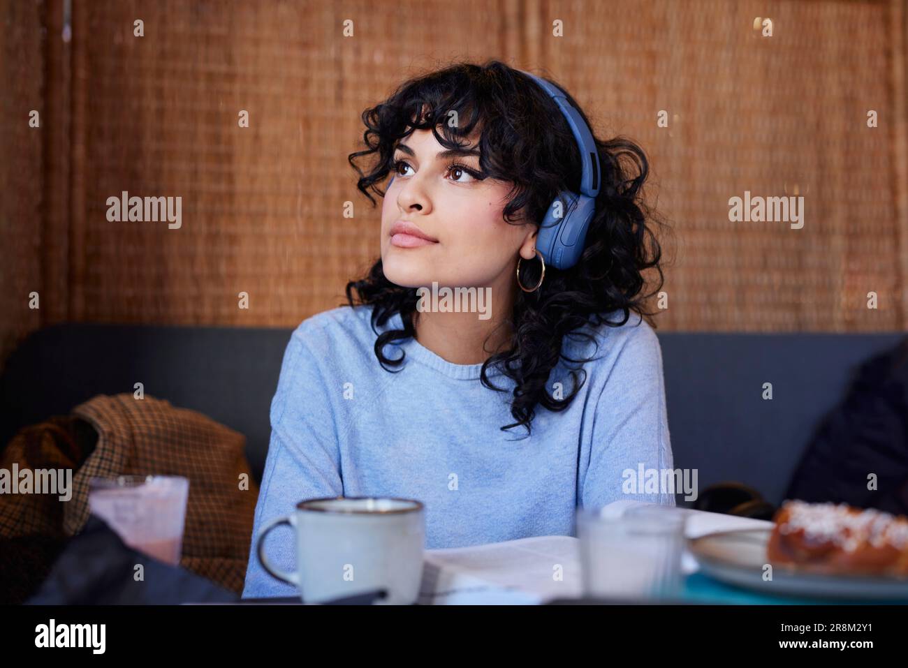 Teen dark curly hair hi-res stock photography and images - Alamy