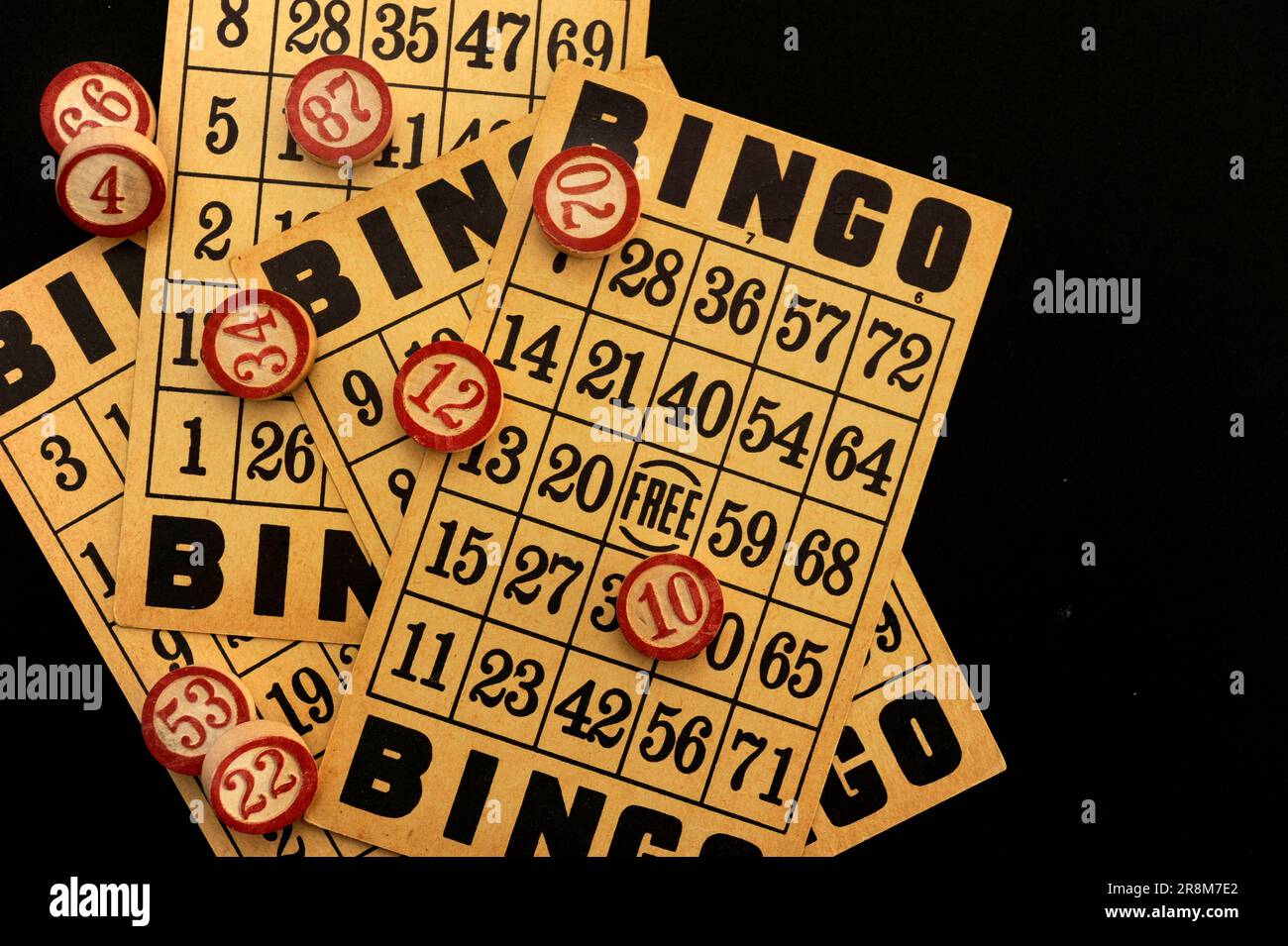 vintage bingo cards and markers Stock Photo Alamy