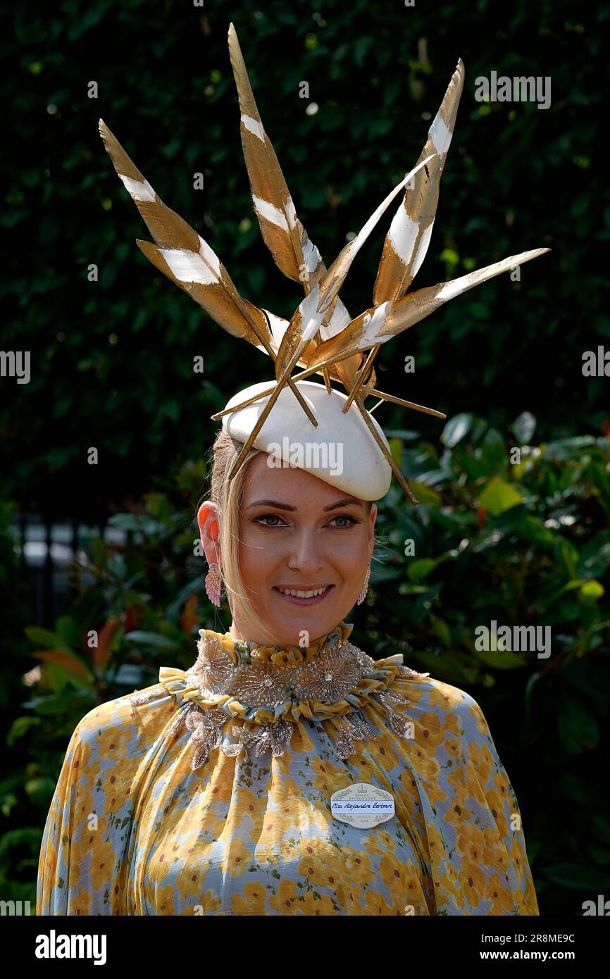 Racegoer Aleyandra Bertrare poses for photographers during Ladies Day of  the Royal Ascot horse racing meeting, at Ascot Racecourse in Ascot,  England, Thursday, June 22, 2023.(AP PhotoAlastair Grant Stock Photo -  Alamy