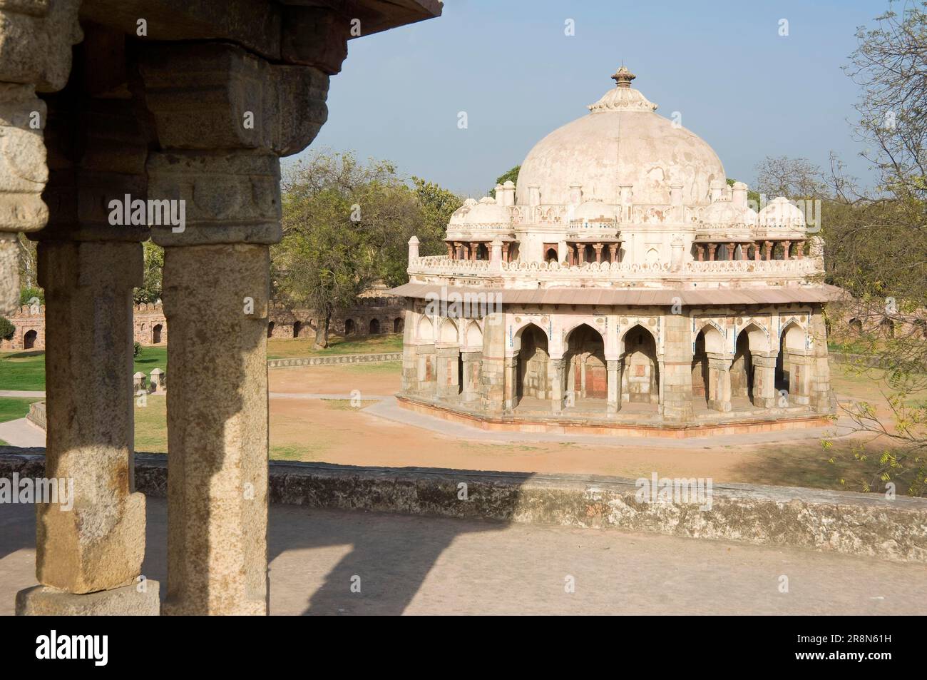 Octagonal Tomb Ruler Octagonal Tomb of Isa Khan, Delhi, India Stock Photo - Alamy