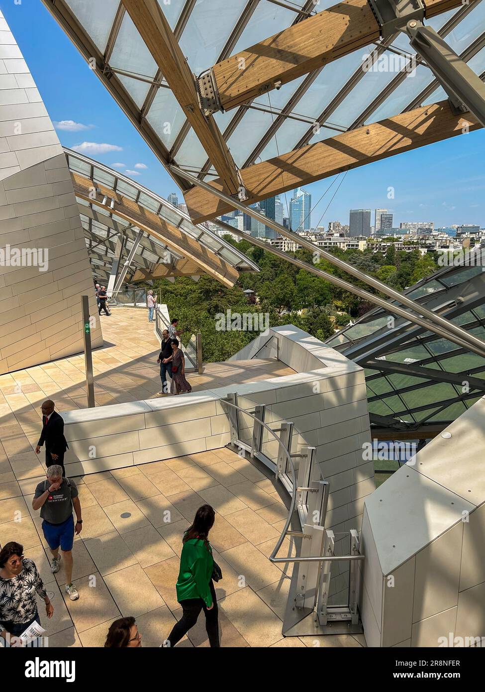 Paris, France, High Angle, Scenics, Fondation Louis Vuitton, Building, BOis  de Boulogne, (Credit Architect: Frank Gehry,) LVMH Stock Photo - Alamy