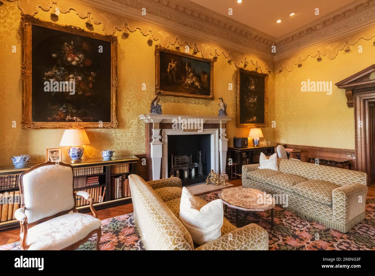 England, Kent, Maidstone, Leeds Castle, The Yellow Drawing Room Stock
