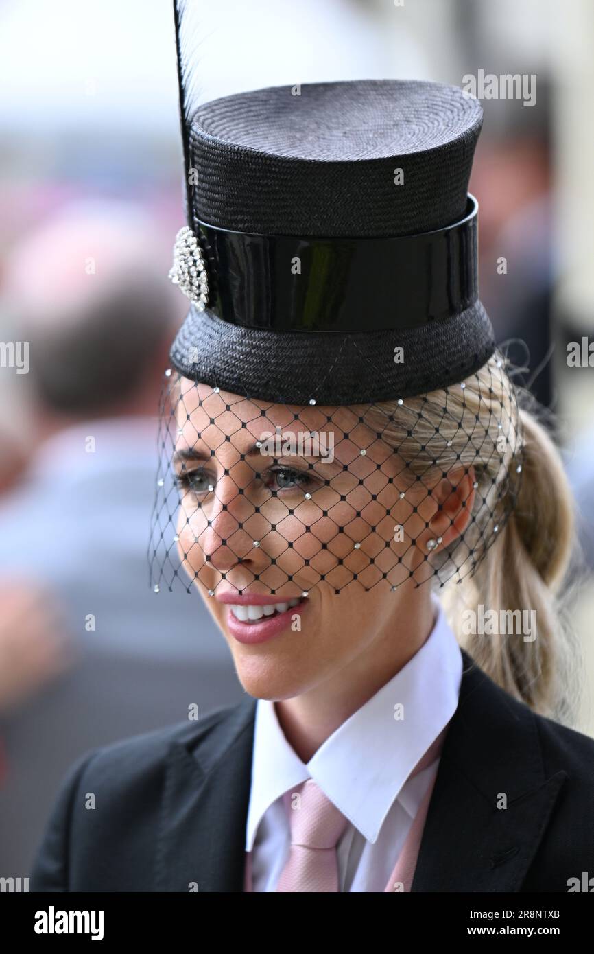 Royal ascot top hat hi-res stock photography and images - Page 6 - Alamy