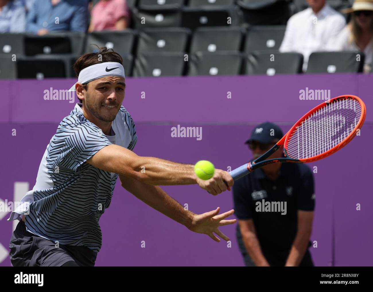 West Kensington, London, England: 22/06/20203,Cinch Championships Queens  Club, Day 4; Taylor Fritz (USA) with a backhand shot to Adrian Mannarino  (FRA) Credit: Action Plus Sports Images/Alamy Live News Stock Photo - Alamy