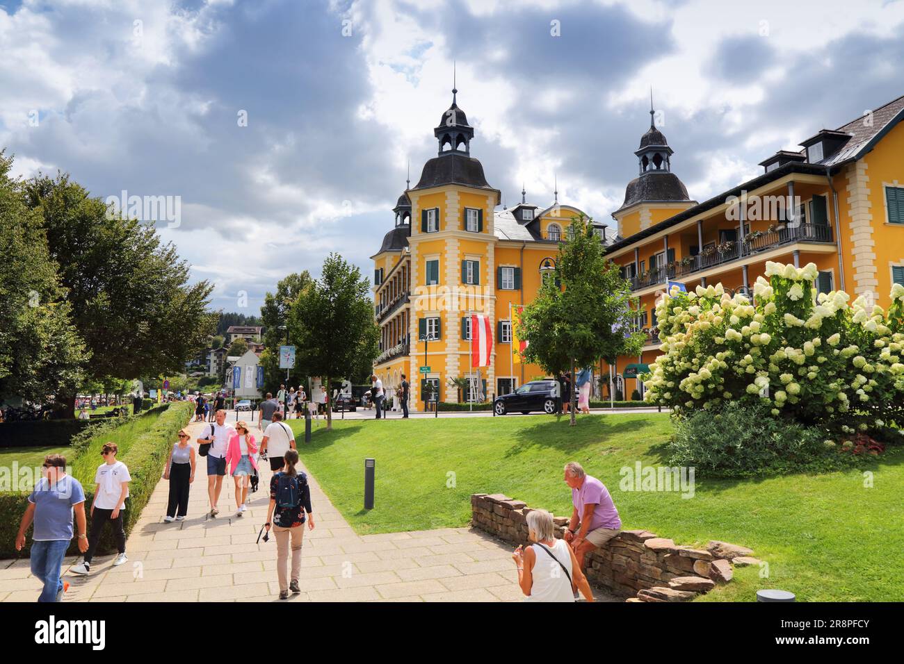 VELDEN AM WORTHER SEE, AUSTRIA - AUGUST 12, 2022: People visit Velden Am Worther See resort town in Carinthia, Austria. Stock Photo