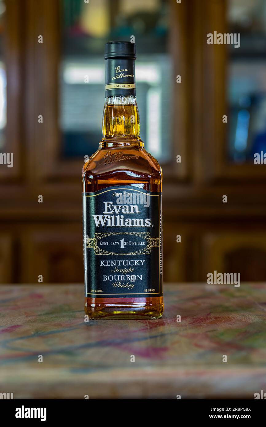 Evan Williams Straight Bourbon Whiskey 86 Proof Stock Photo Alamy