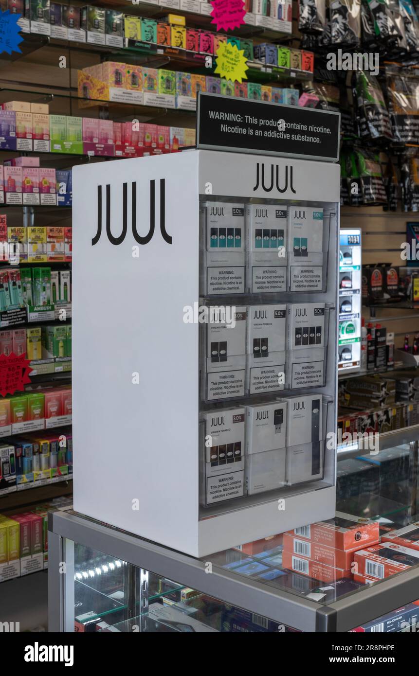 Lafayette - June 21, 2023: Juul e-cigarette display. Juul Labs has been  accused of contributing to the rise of vaping among youth Stock Photo -  Alamy