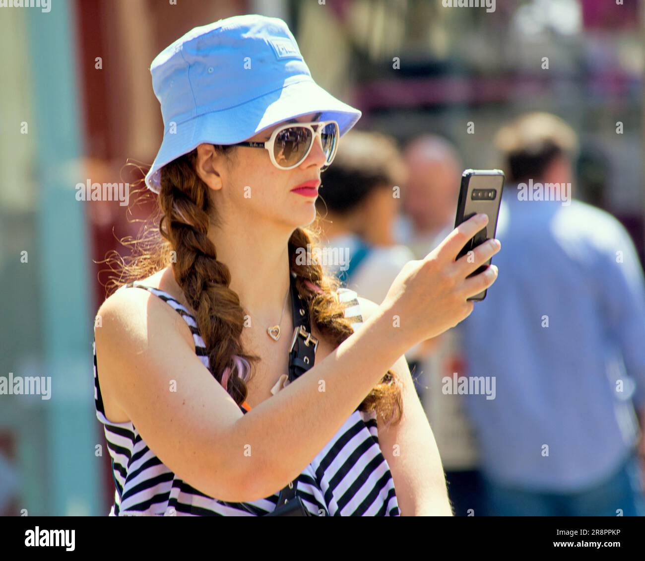 Glasgow, Scotland, UK 22nd June, 2023. UK Weather:   Sunny saw locals and tourists on the streets.Helen flannagan look a like takes a selfie on buchanan street.  Credit Gerard Ferry/Alamy Live News Stock Photo