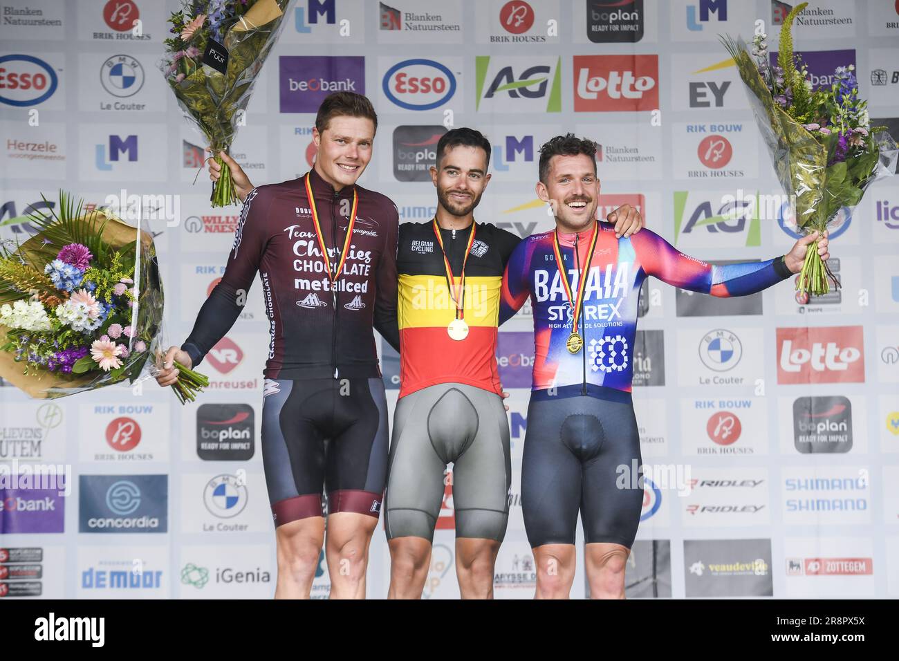 Elite zonder contract hires stock photography and images Alamy