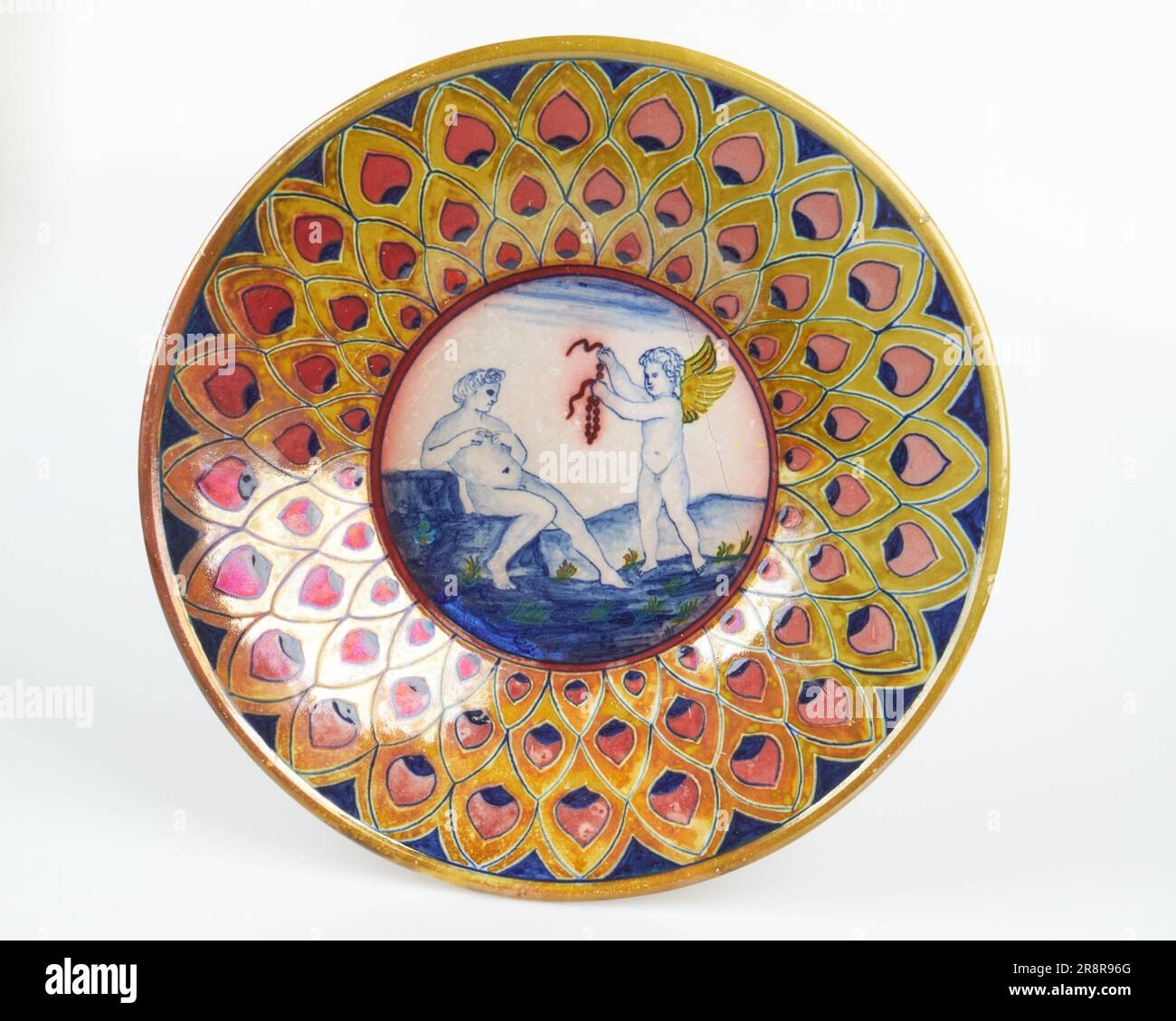 Antique 1900s Italian Deruta lustre majolica pottery dish. Impressed mark Stock Photo Alamy