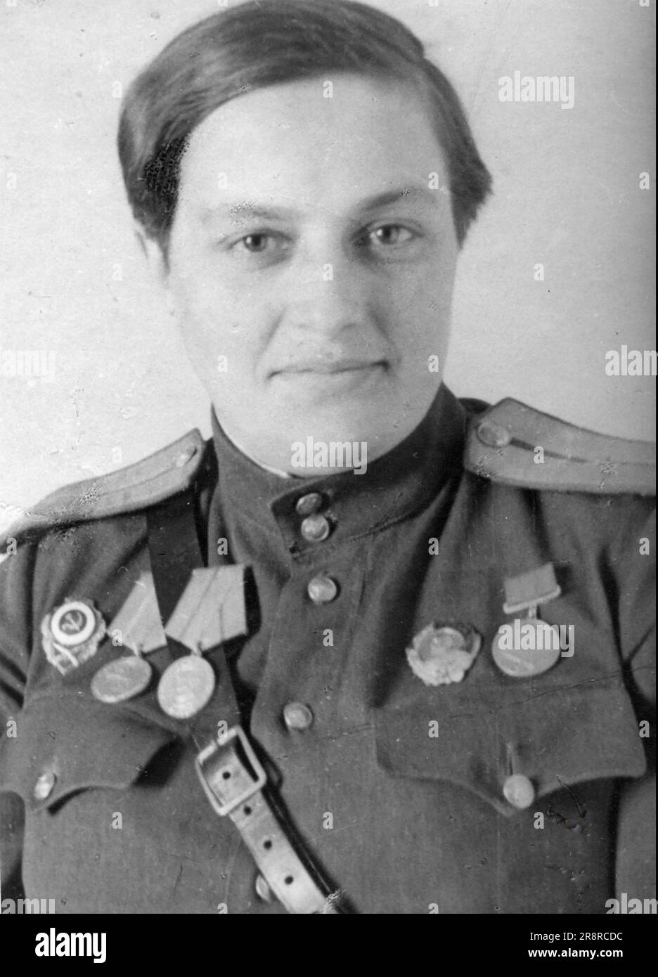 LYUDMILA PAVLICHENKO  (1916-1974) Ace Soviet sniper with the Red Army in WW2. photographer in 1942. Photo: SIB Stock Photo