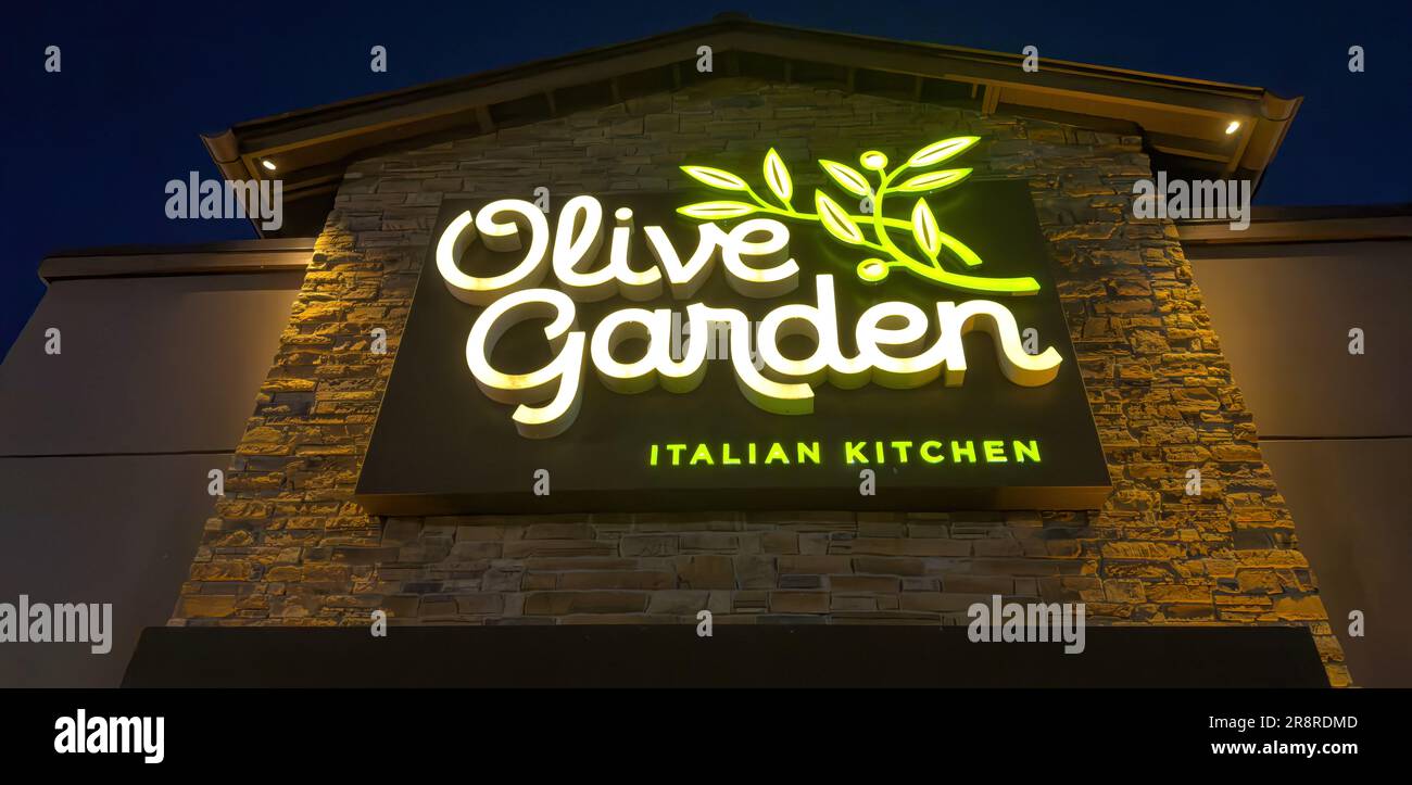 Olive garden restaurant interior hires stock photography and images