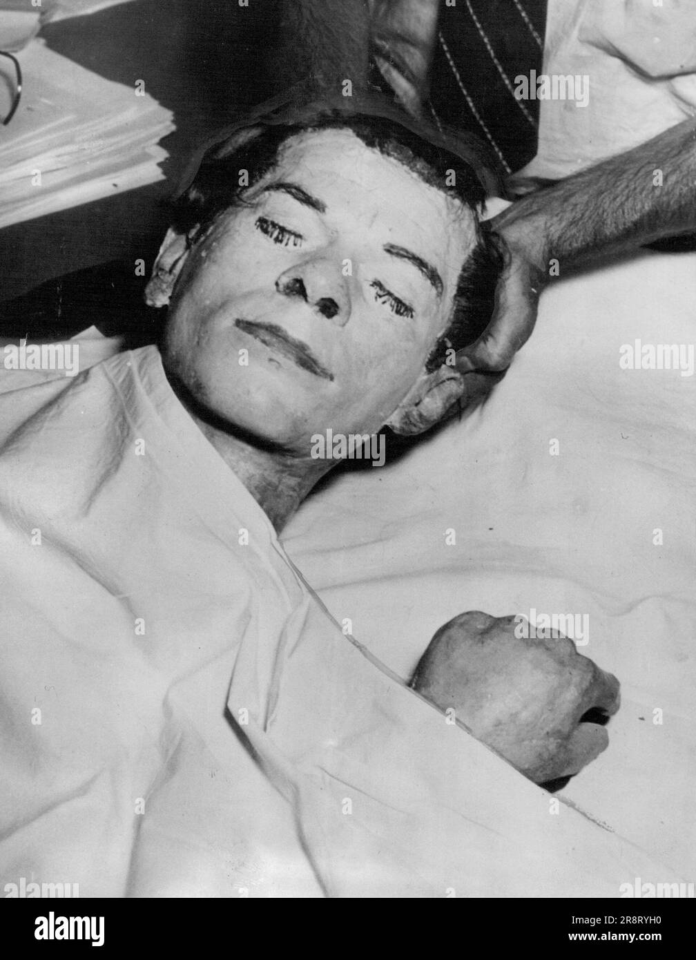 Dummys With Mask Black And White Stock Photos Images Alamy dummys-with-mask-black-and-white-stock-photos-images-alamy