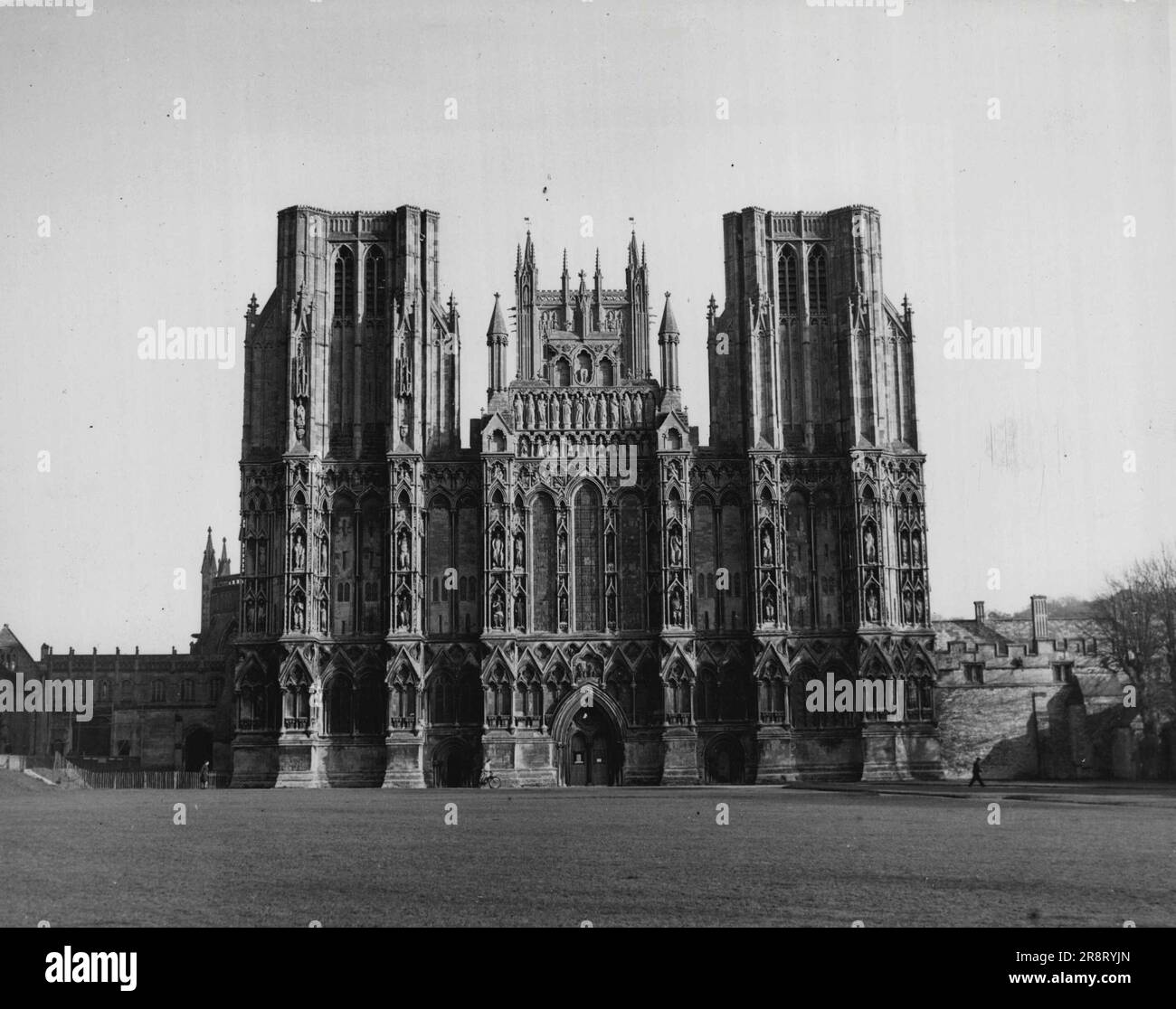 most-beautiful-thing-on-earth-the-lovely-west-front-of-wells
